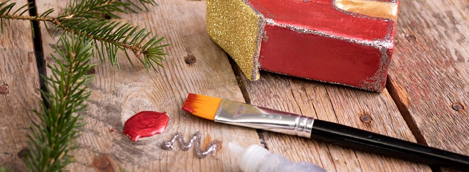 Paints and painting accessories