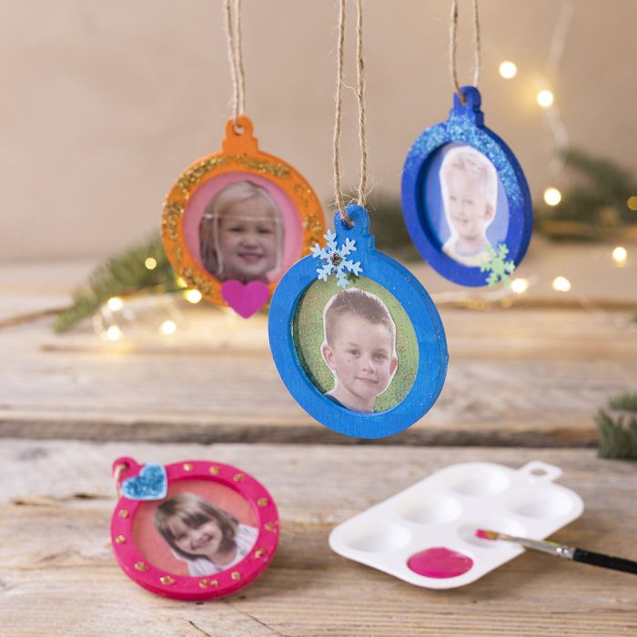 Hanging frames with personality