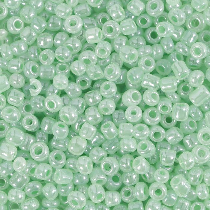 Rocaille seed beads, dia. 3 mm, size 8/0, hole size 0,6-1,0 mm, soft green, 25 g/ 1 pack