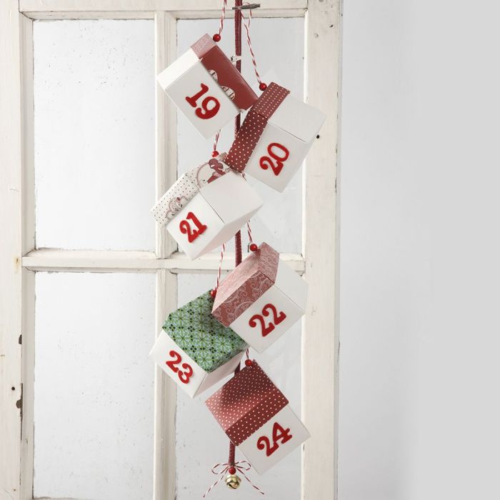 Un calendrier de l’Avent avec des boîtes à plier soi-même