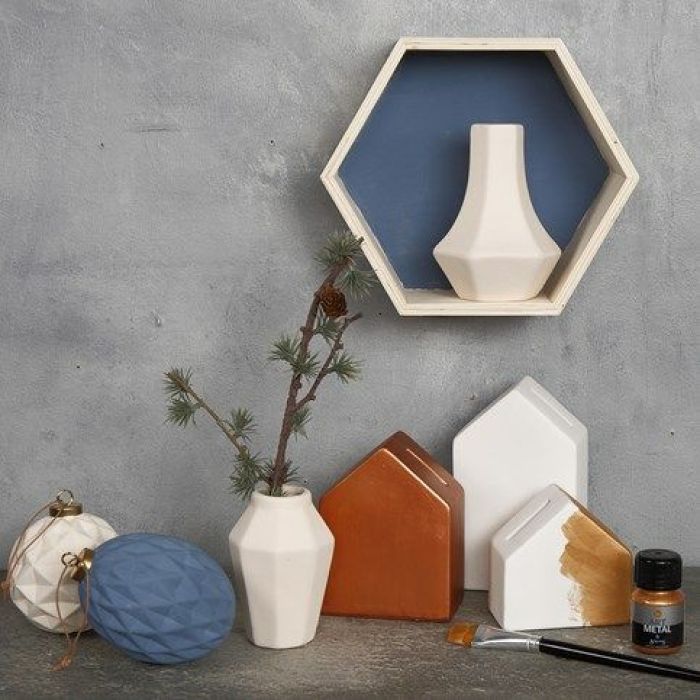 Terracotta, painted with Chalky Vintage Look Paint & Art Metal