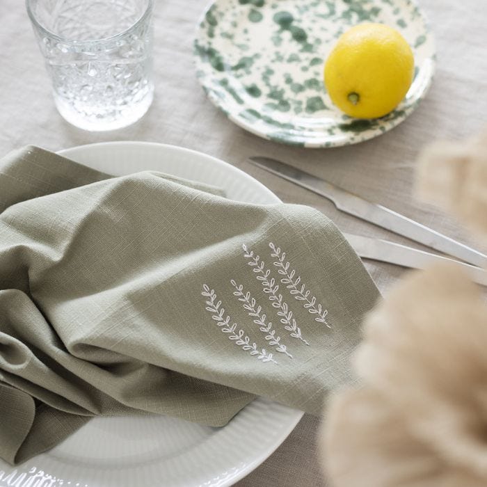 Fabric napkin with embroidery