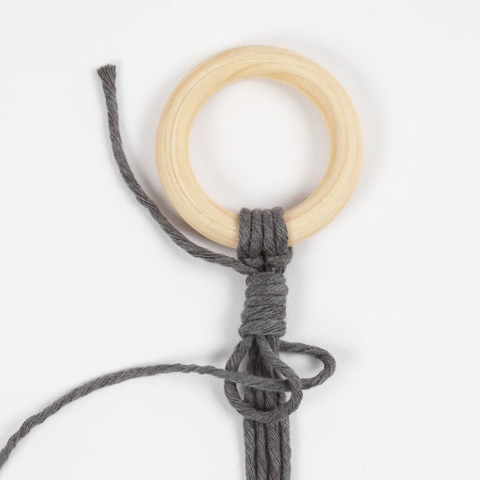 How to tie a gathering knot