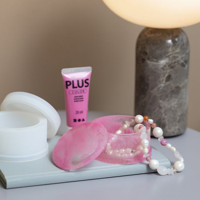 Transparent jar with marbling