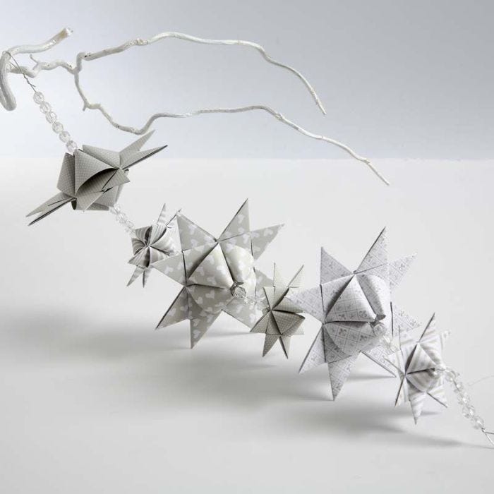 A Garland from pyramid-shaped woven Stars