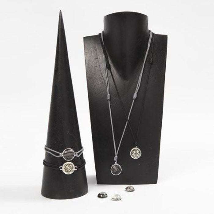 Jewellery with Cabochons in Spacer Beads