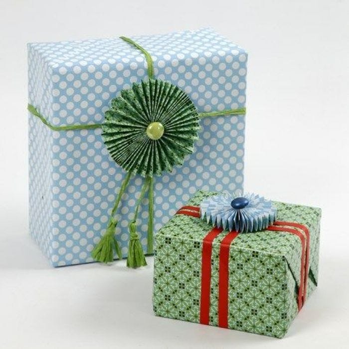 Gift Wrapping and Rosettes from Vivi Gade Paper