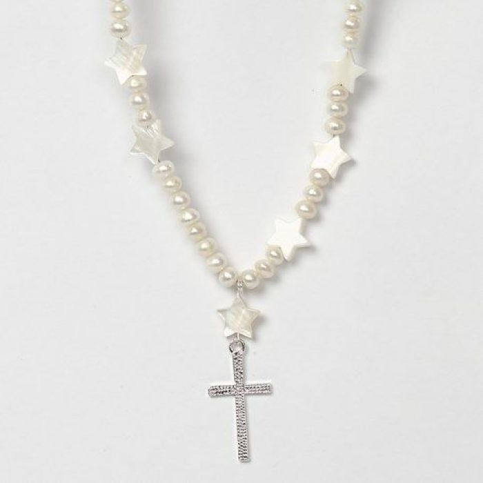 A Necklace from Beading Wire with white Pearls and a Cross