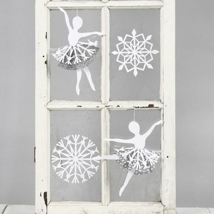 Hanging Ballerinas with laced Skirts