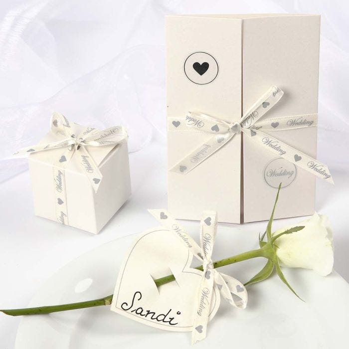 Wedding Decorations with a romantic Satin Ribbon