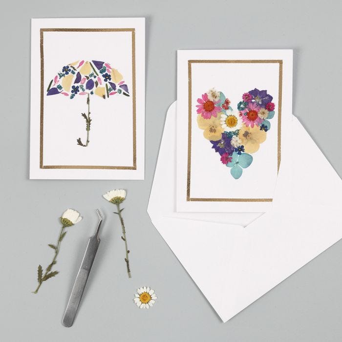 Greeting Cards with dried Flower Designs and a Deco Foil Frame