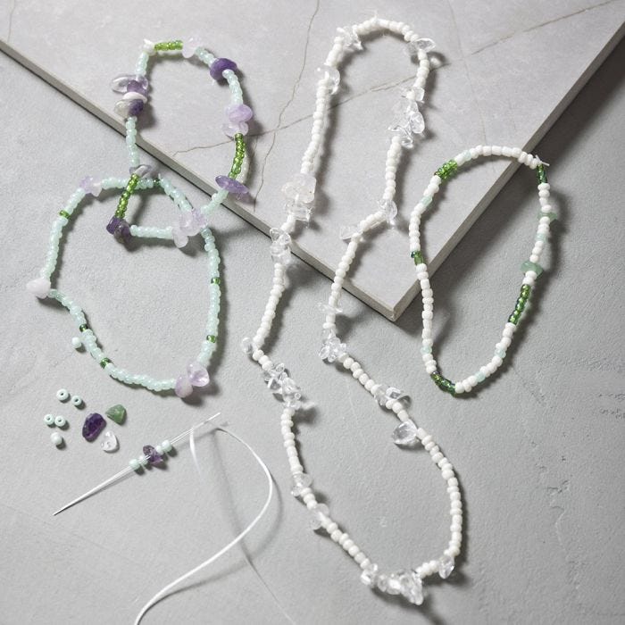 Necklace and bracelet with amethyst, clear crystal and aventurine