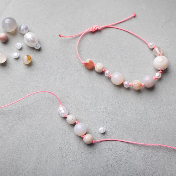 How to tie knots between beads