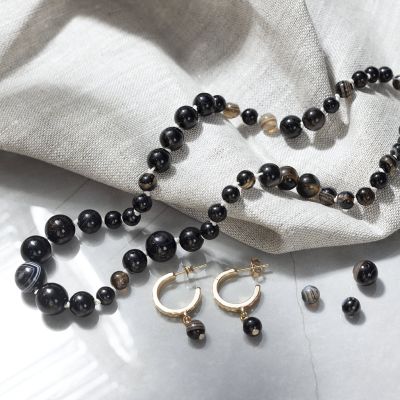 Jewellery with black agate beads