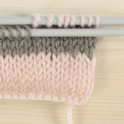 How to make colour changes when knitting