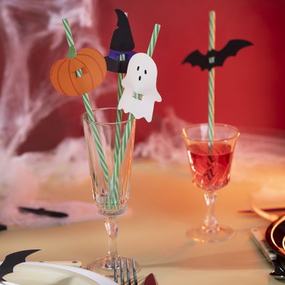 Halloween straw decorations
