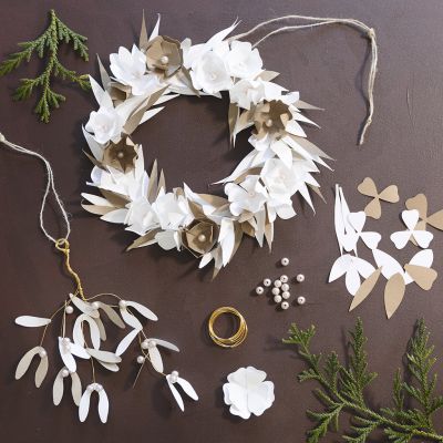 Flower Wreath and Mistletoe made of Paper