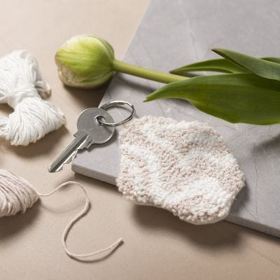 Nøglering med punch needle teknik