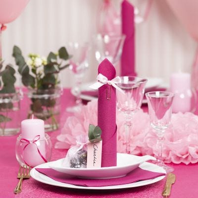 Light red Table Decorations with Paper Flowers