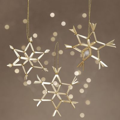 Straw snowflakes for hanging