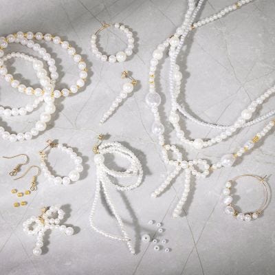 Jewellery with pearlescent white beads