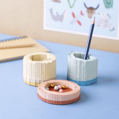 Colourful resin holders
