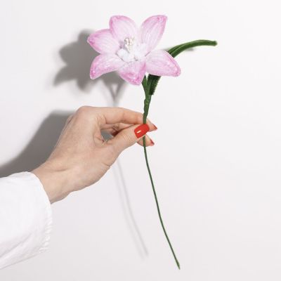 Pipe cleaner lily