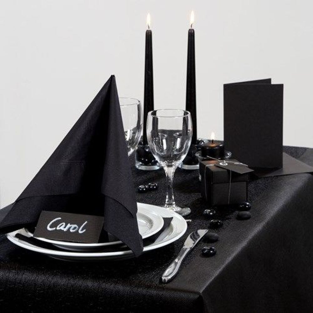 Party Inspiration with black Table Decorations etc.