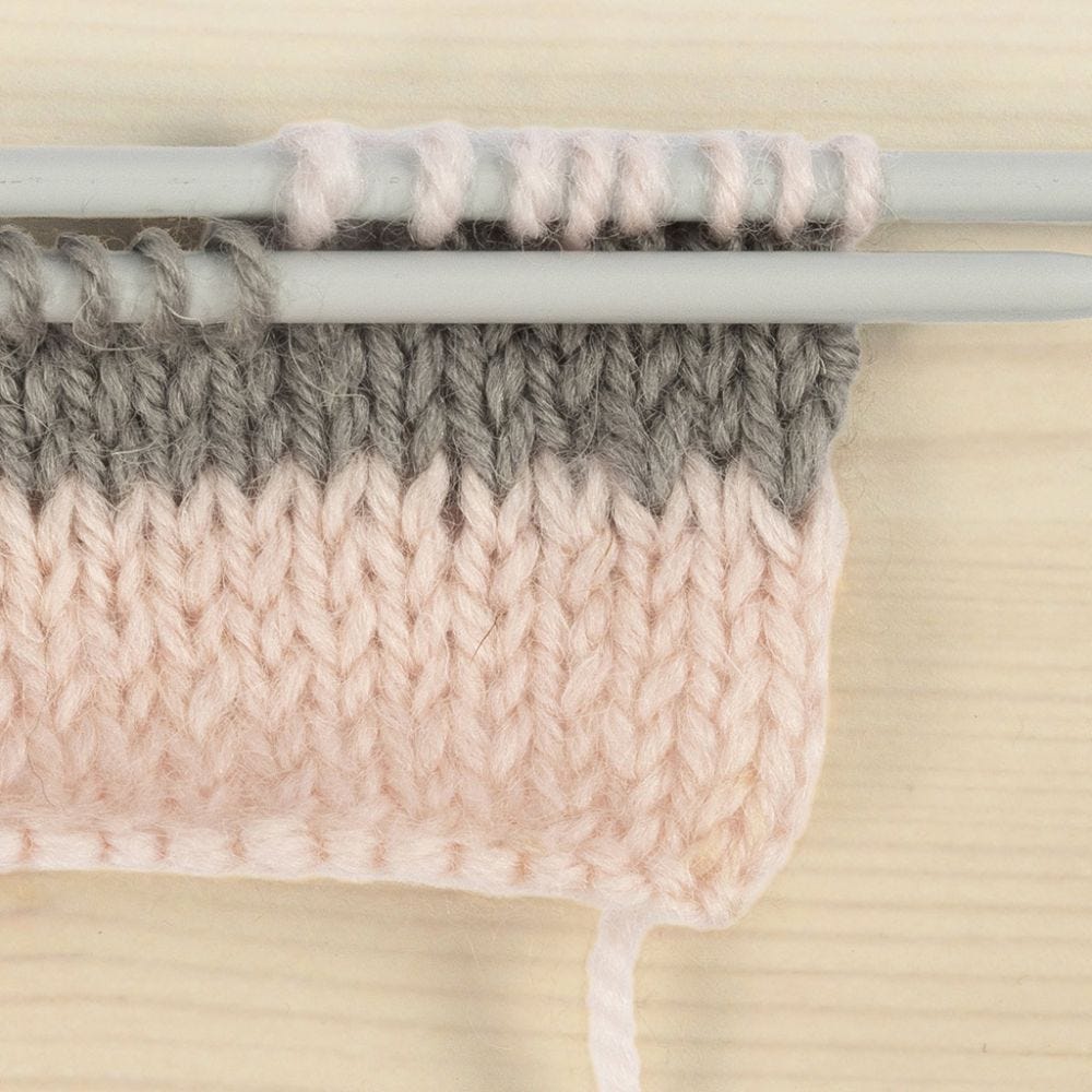 How to make colour changes when knitting