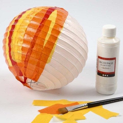 A Pumpkin Lantern made from a Rice Paper Lamp DIY guide