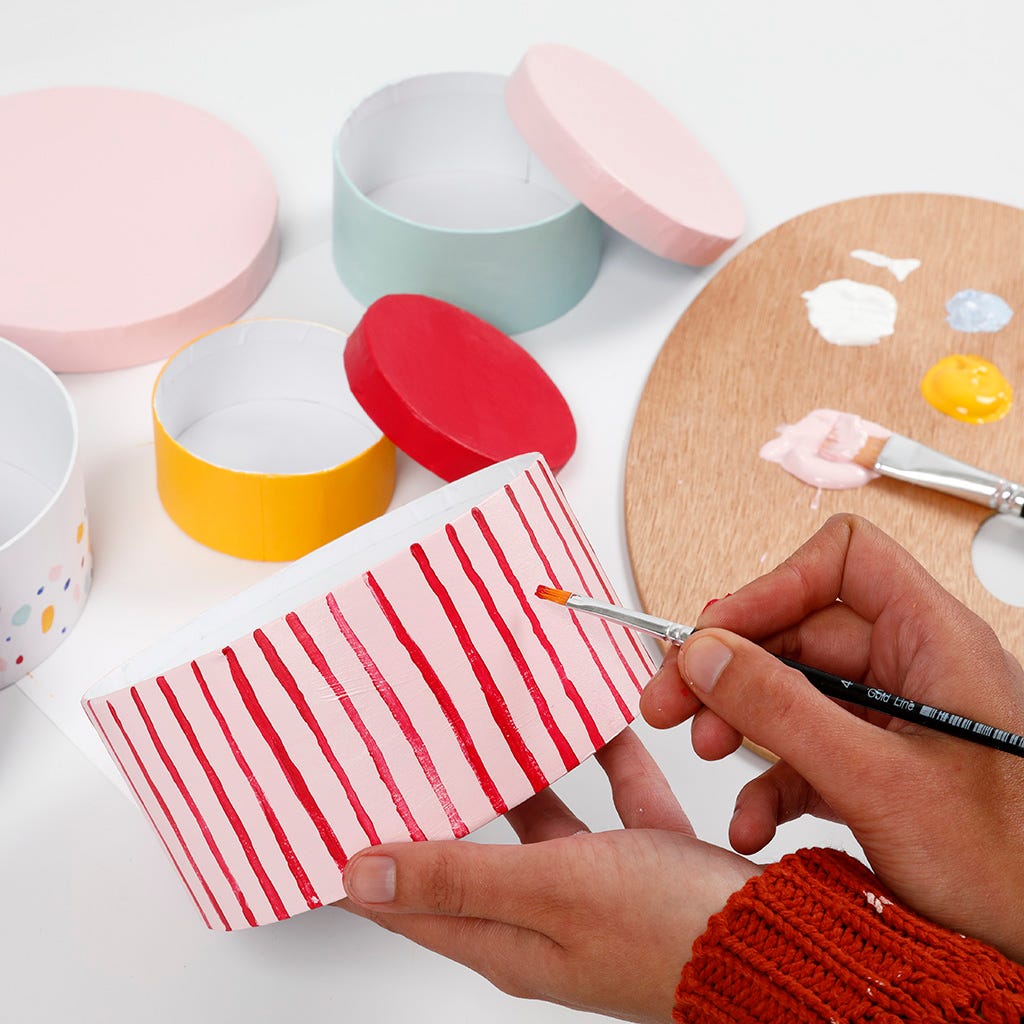 Kids deals cake tins